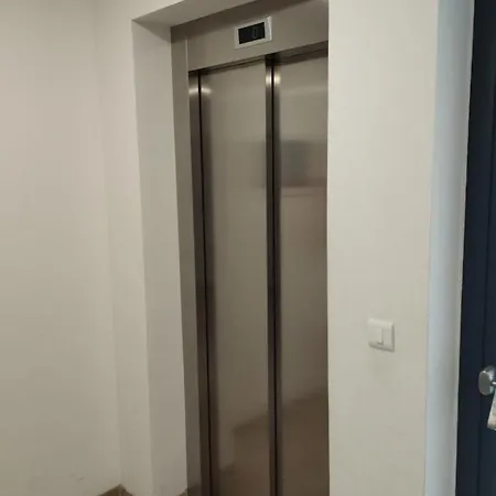 Enjoy - New With Terrace And Free Parking Garage *