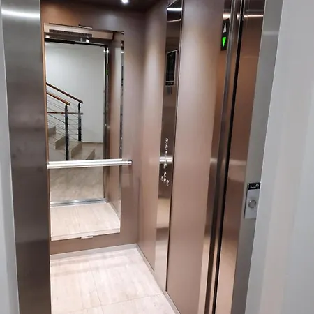 Apartment Enjoy - New With Terrace And Free Parking Garage Pula