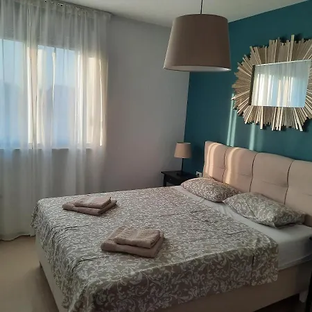 Apartment Enjoy - New With Terrace And Free Parking Garage