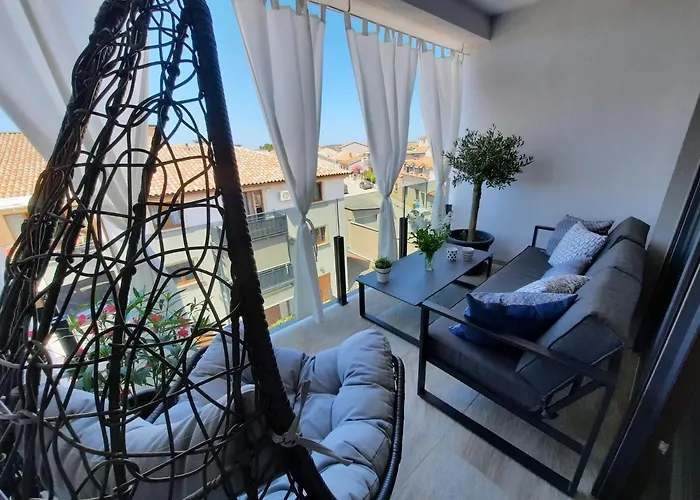 Enjoy - New With Terrace And Free Parking Garage * Póla