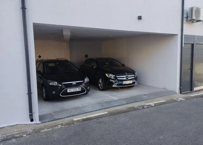 Apartamento Enjoy - New With Terrace And Free Parking Garage Pula