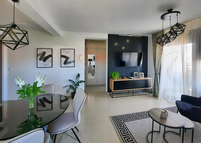 Enjoy - New With Terrace And Free Parking Garage