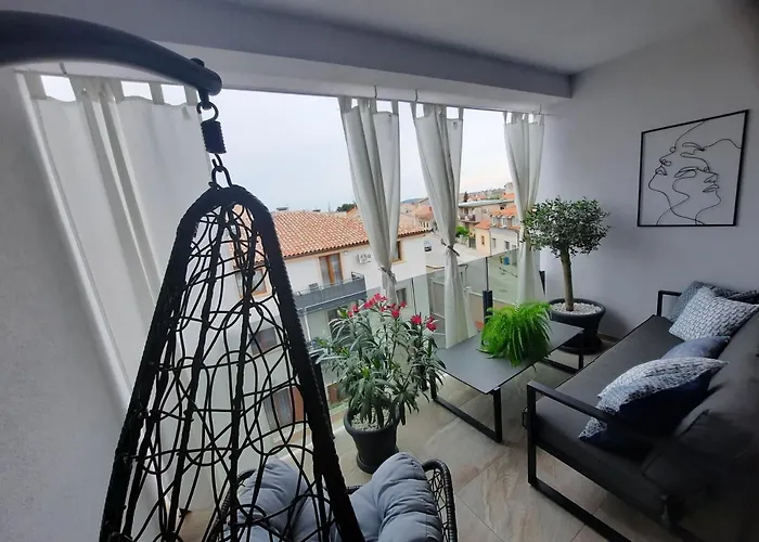 Enjoy - New With Terrace And Free Parking Garage * Pula