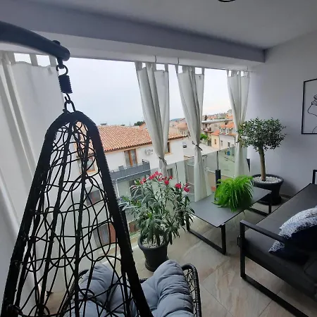 Enjoy - New With Terrace And Free Parking Garage * Pula