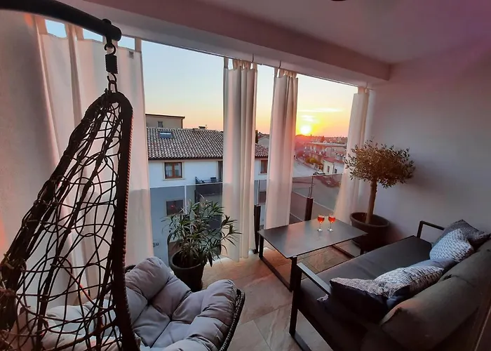 Enjoy - New With Terrace And Free Parking Garage Apartman Pula
