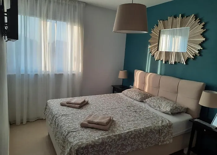 Apartman Enjoy - New With Terrace And Free Parking Garage