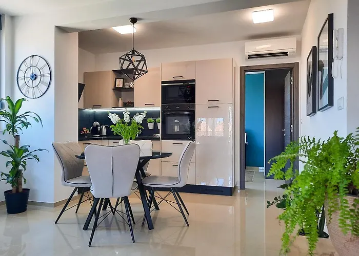 Apartman Enjoy - New With Terrace And Free Parking Garage