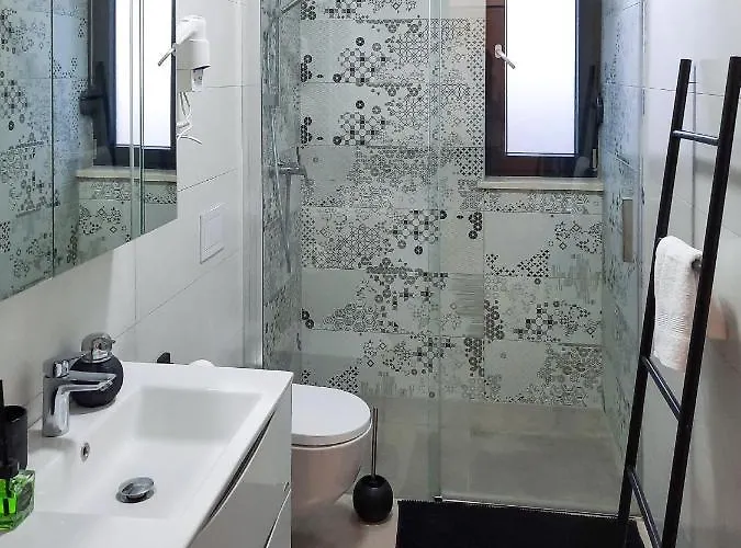 Apartman Enjoy - New With Terrace And Free Parking Garage Pula